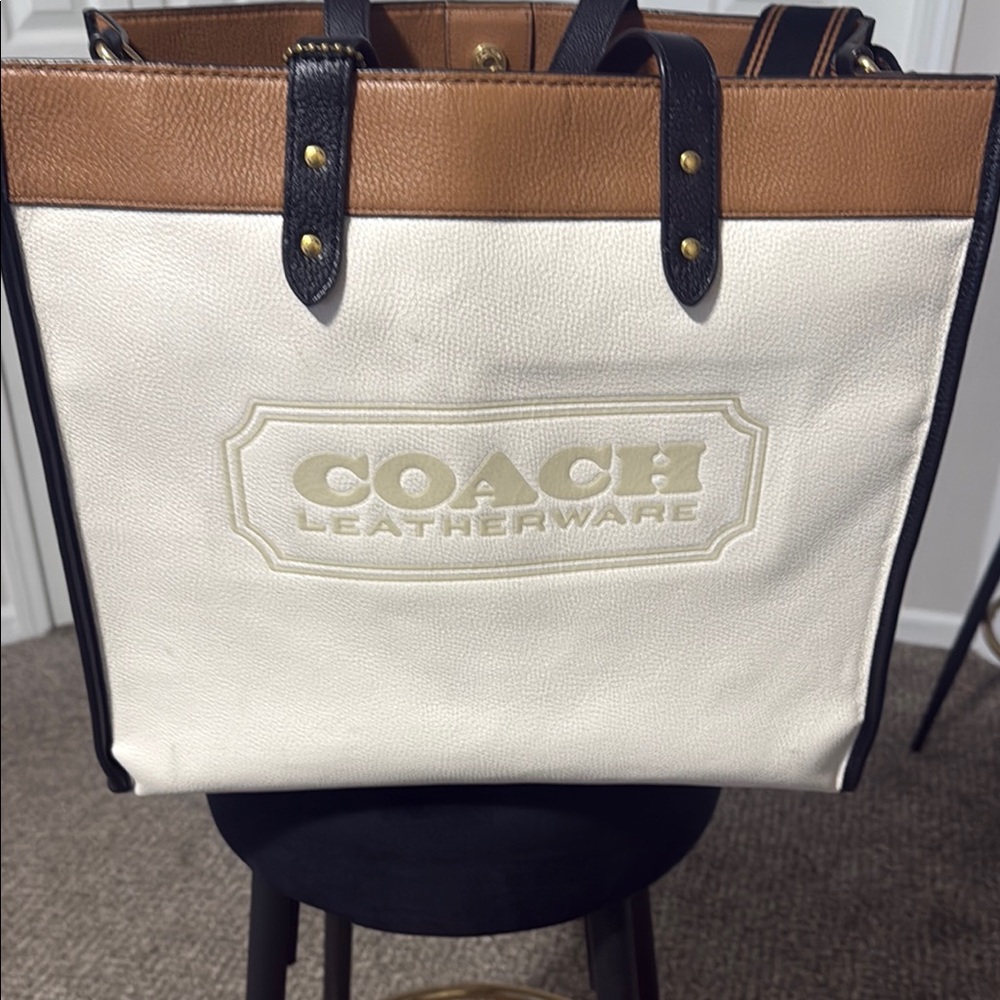 Coach  Field Tote